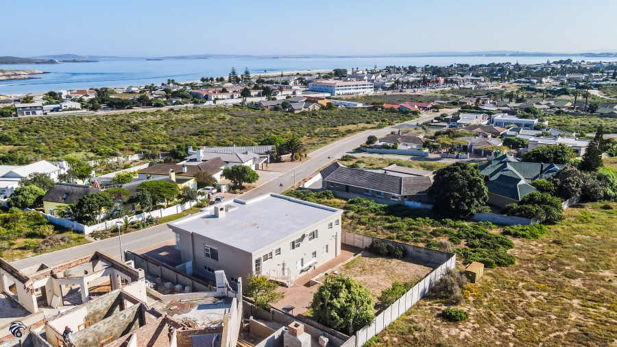6 Bedroom Property for Sale in Middedorp Western Cape